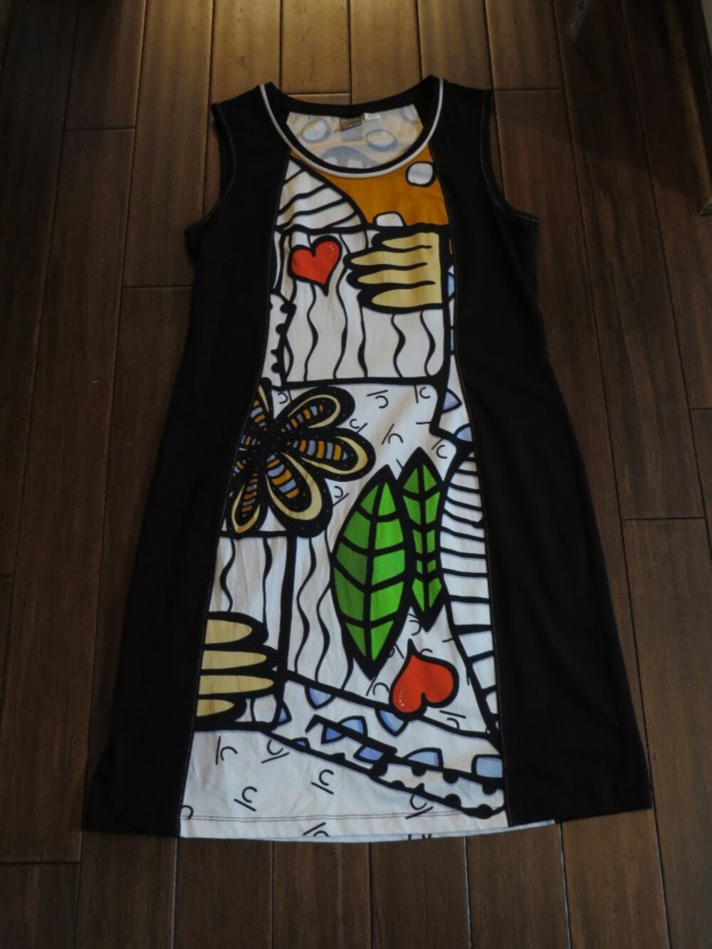 Simply Art by Dolcezza Dress Size Large Graphic Street Art
